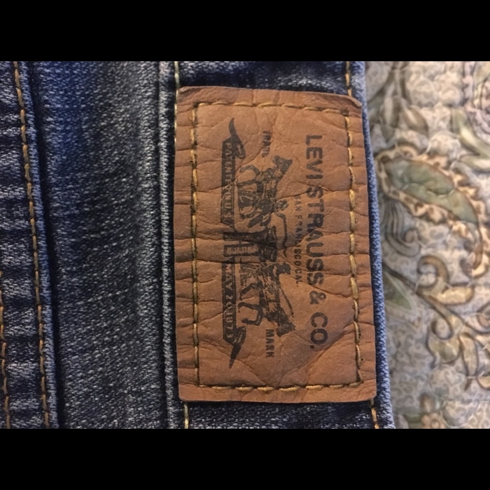 Levi’s - Picture 4 of 5